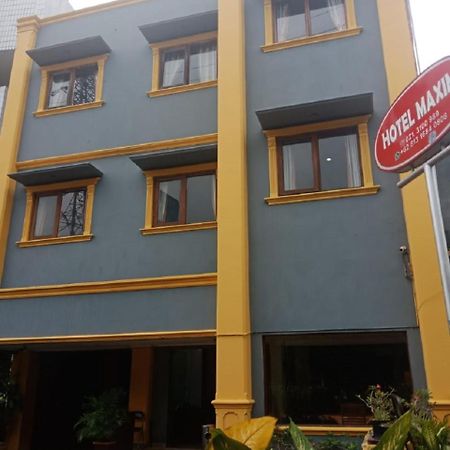 Hotel Maxim Kwitang Jakarta Buitenkant foto