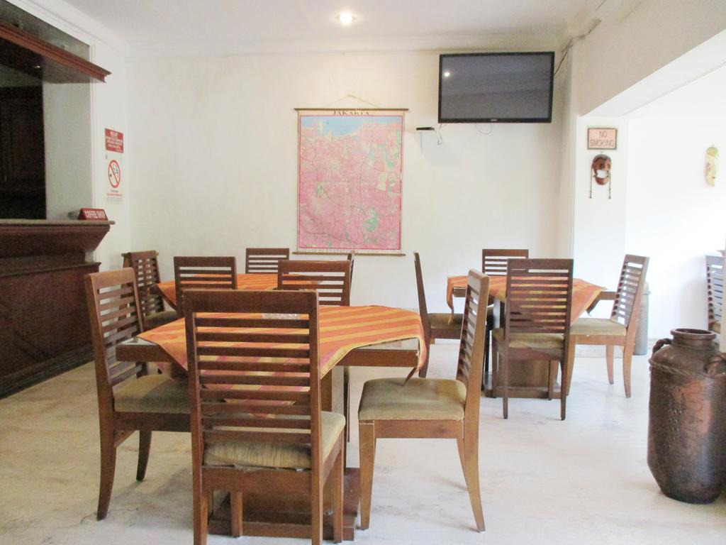 Hotel Maxim Kwitang Jakarta Buitenkant foto