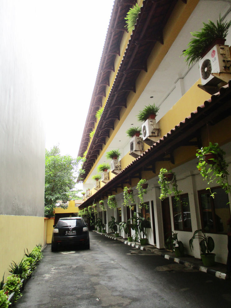 Hotel Maxim Kwitang Jakarta Buitenkant foto