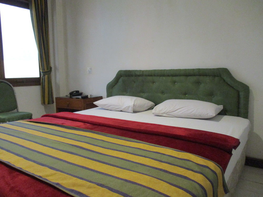 Hotel Maxim Kwitang Jakarta Buitenkant foto