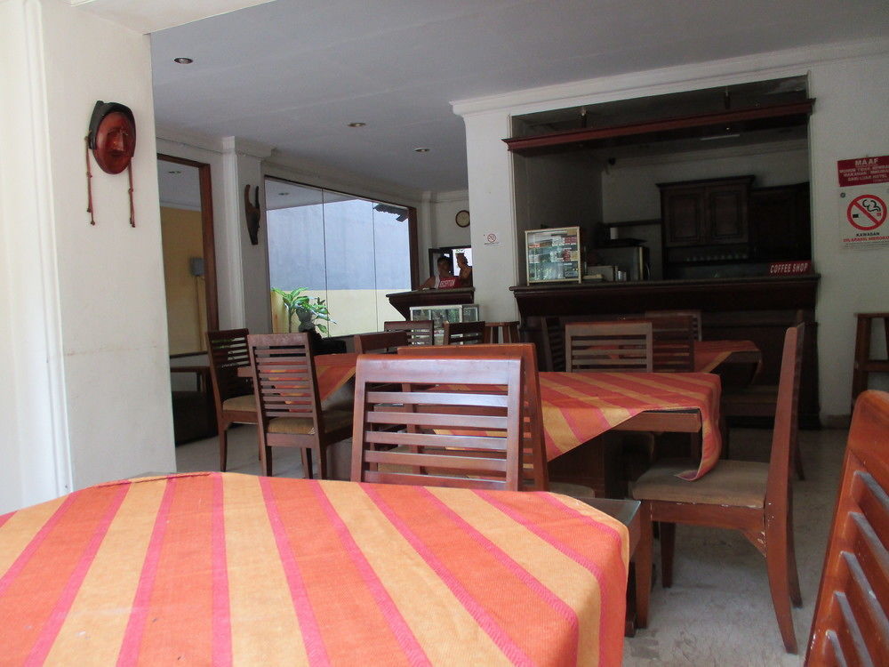Hotel Maxim Kwitang Jakarta Buitenkant foto
