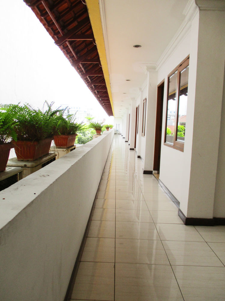 Hotel Maxim Kwitang Jakarta Buitenkant foto