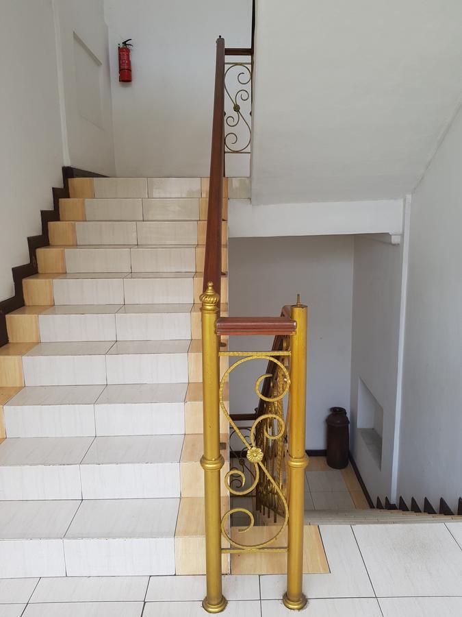 Hotel Maxim Kwitang Jakarta Buitenkant foto