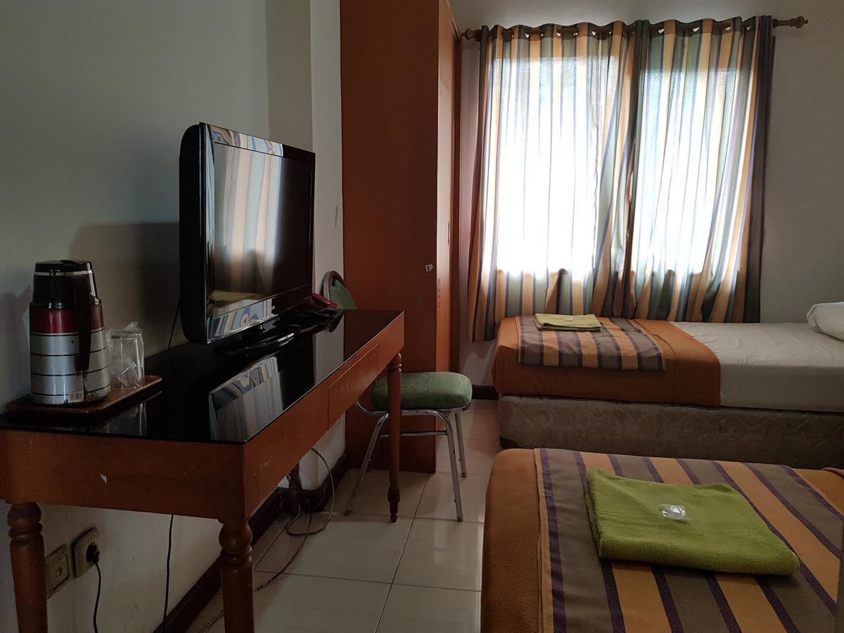Hotel Maxim Kwitang Jakarta Buitenkant foto