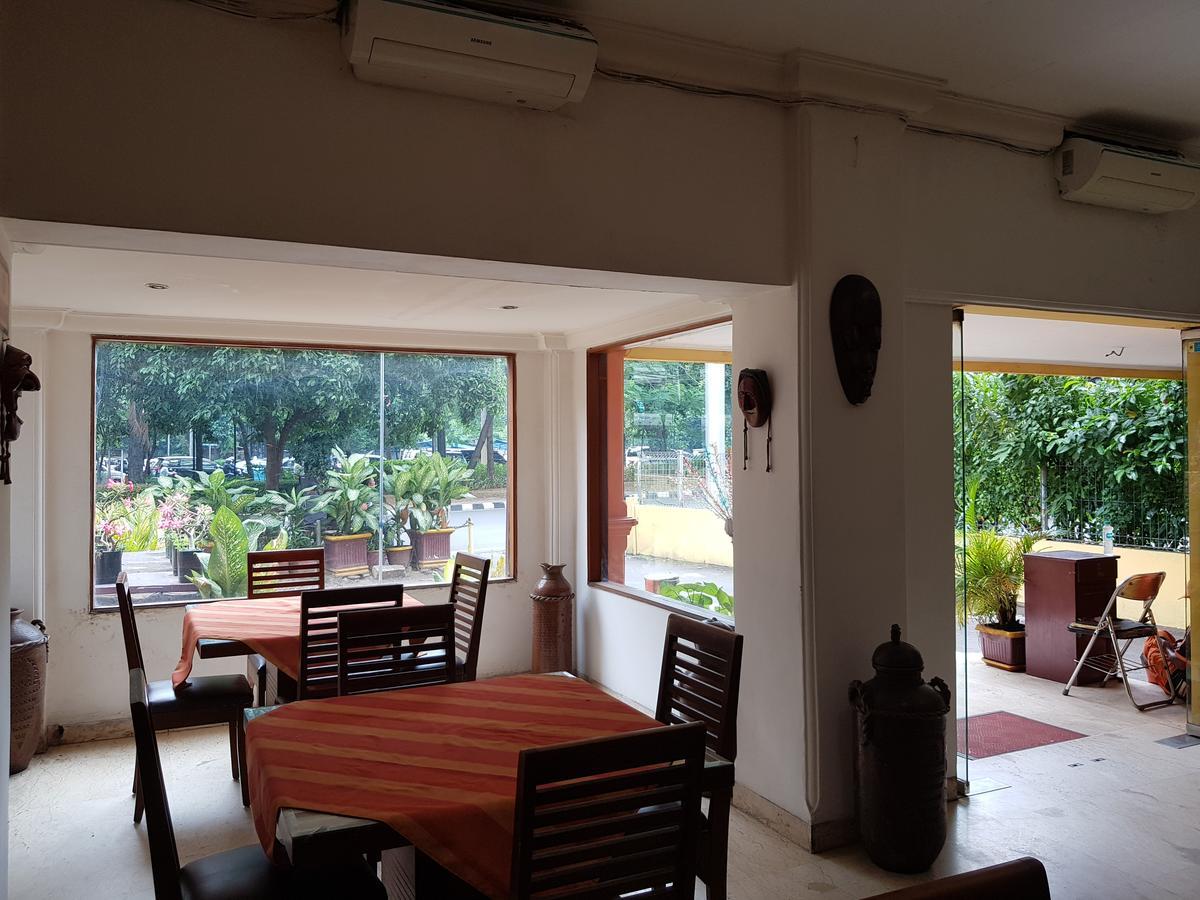 Hotel Maxim Kwitang Jakarta Buitenkant foto