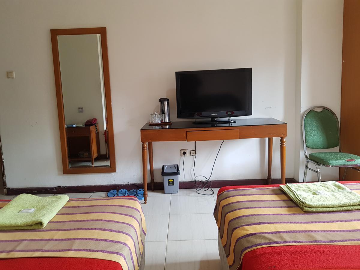 Hotel Maxim Kwitang Jakarta Buitenkant foto