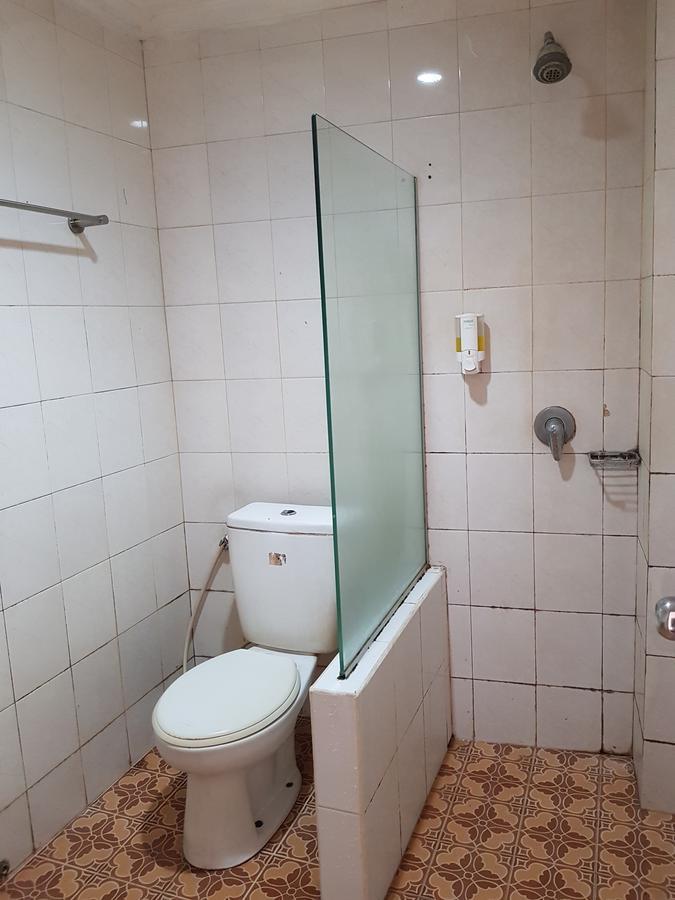 Hotel Maxim Kwitang Jakarta Buitenkant foto